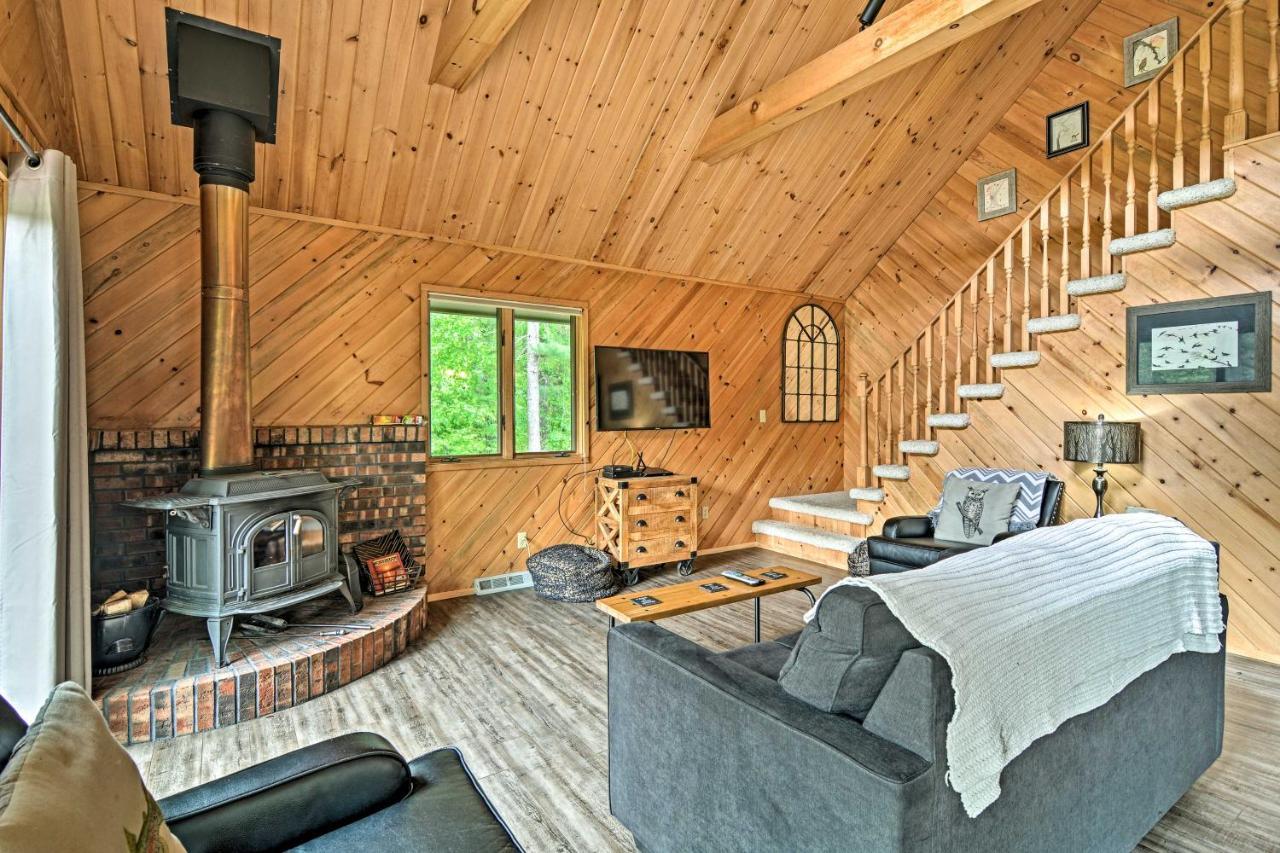 Riverfront Traverse City Cabin Fish, Kayak And Tube Buitenkant foto