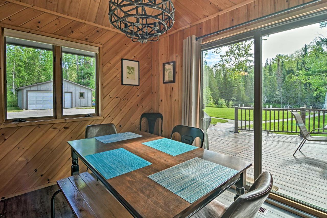 Riverfront Traverse City Cabin Fish, Kayak And Tube Buitenkant foto