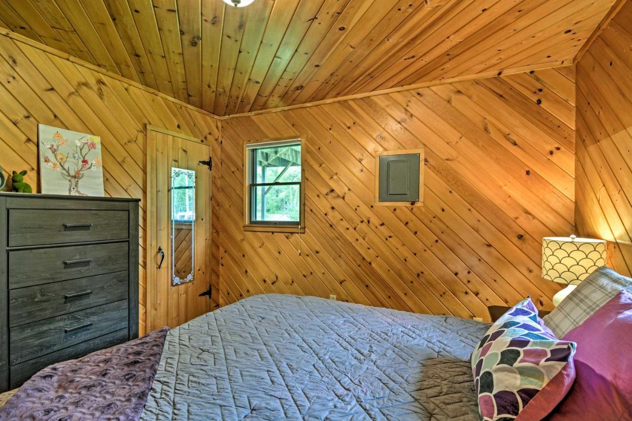 Riverfront Traverse City Cabin Fish, Kayak And Tube Buitenkant foto