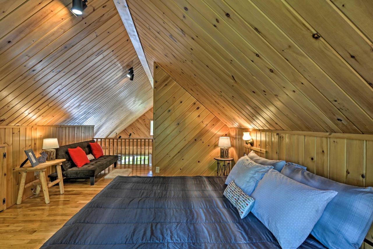 Riverfront Traverse City Cabin Fish, Kayak And Tube Buitenkant foto