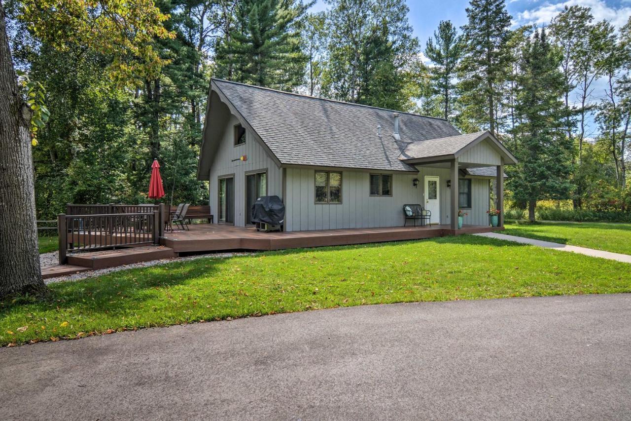 Riverfront Traverse City Cabin Fish, Kayak And Tube Buitenkant foto